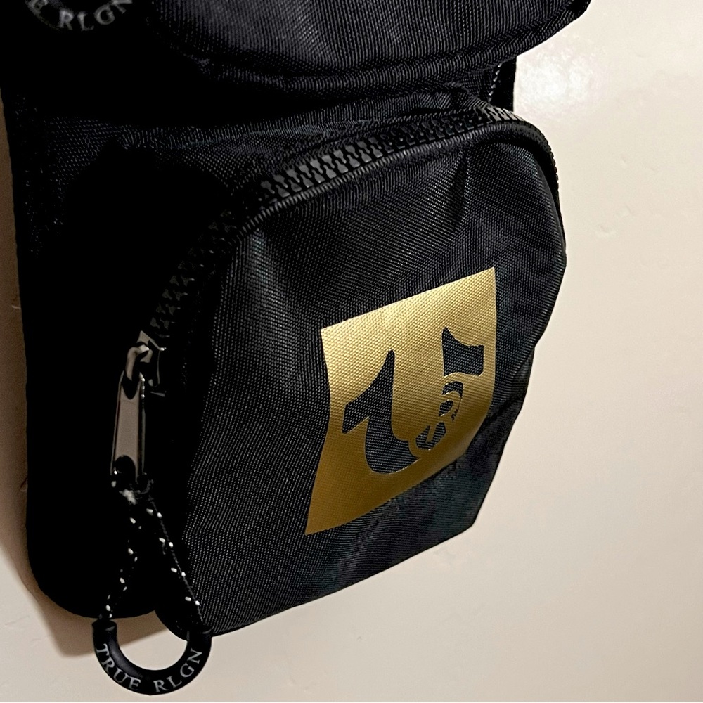 True Religion men’s bag black and gold
